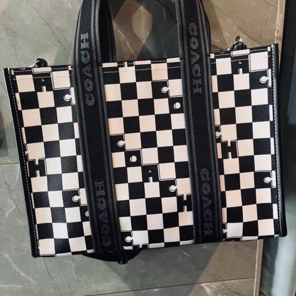 *instock*
Checkered Tote