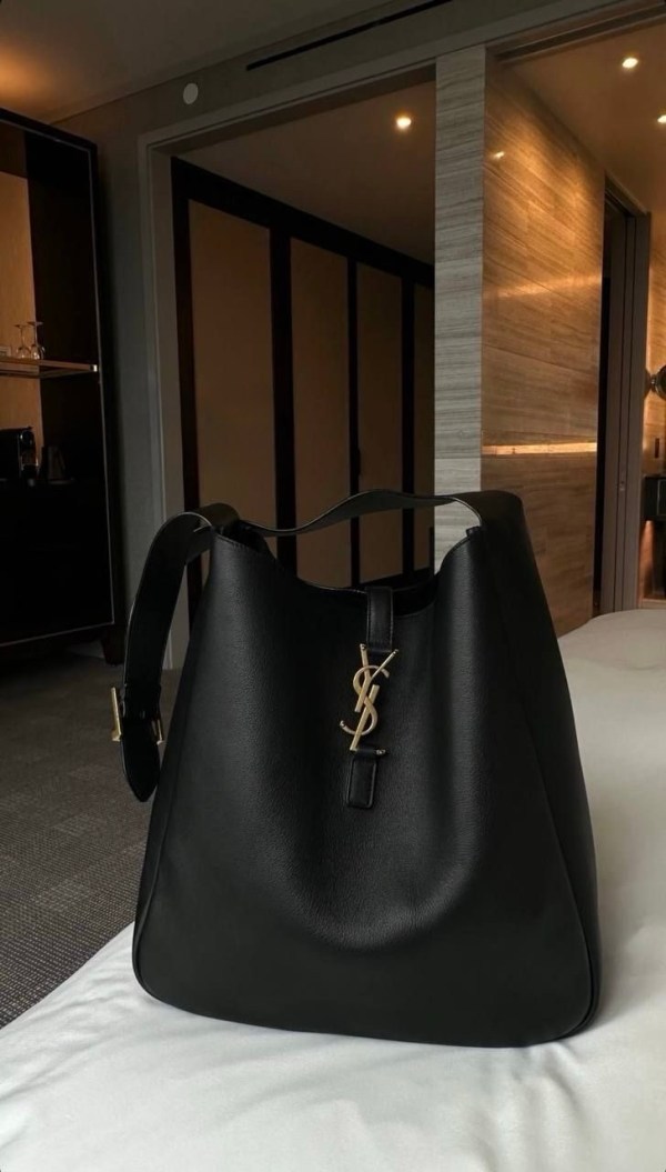 *preorder* bucket bag