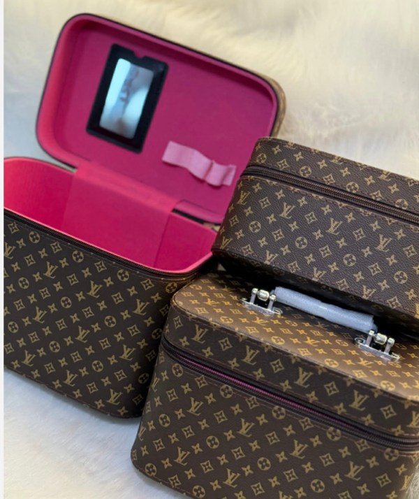 *preorder* Makeup Box