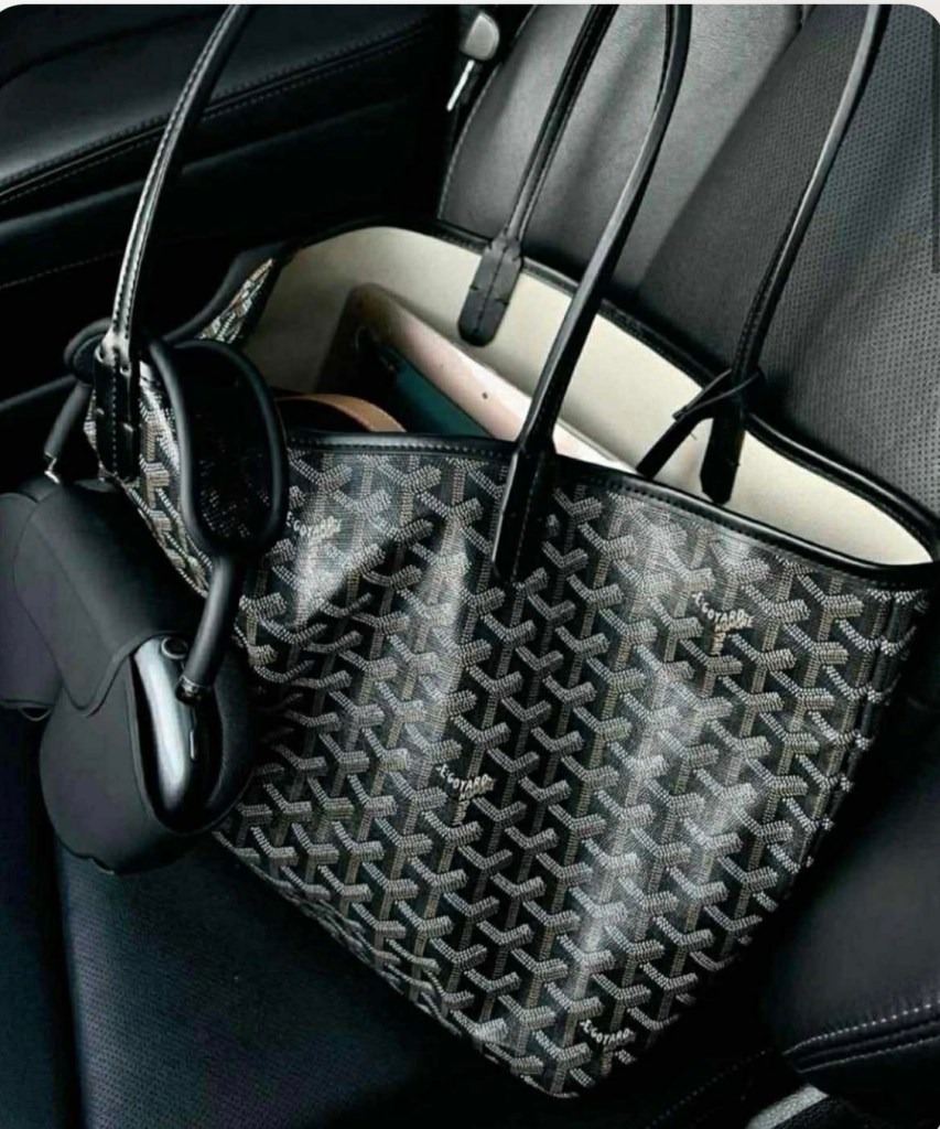 *instock* G Black Tote