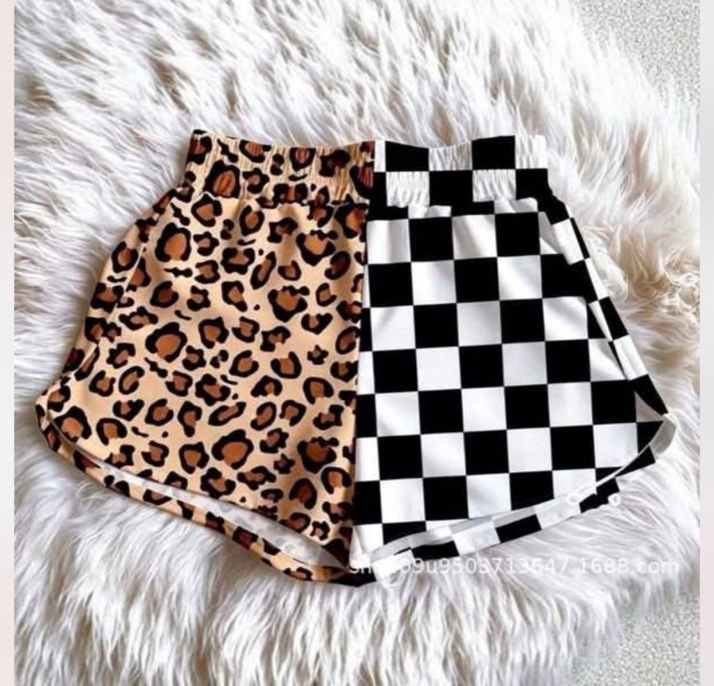 *instock* Checkered Split Shorts