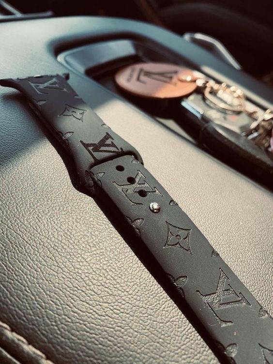 *instock* Black Apple Watch-band